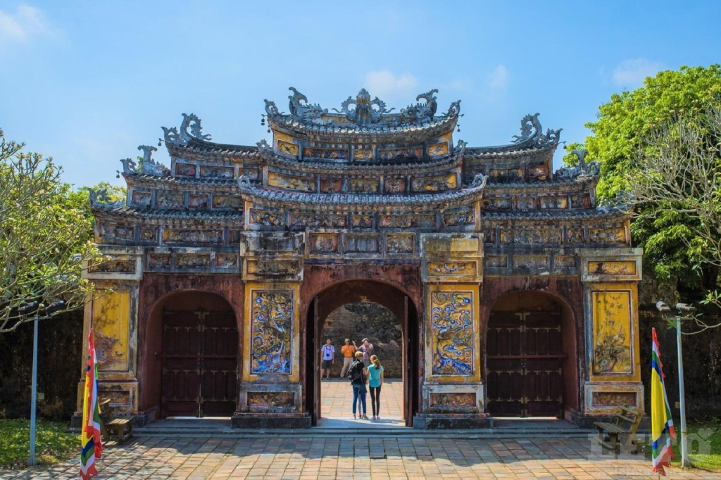 Древний Хюэ и пещеры Фонгня-Кебанг Древний Хюэ и пещеры Фонгня-Кебанг